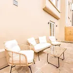 호텔 Breakfast At Tiffany's Two Bedroom Apartment-free Parking 브리스틀