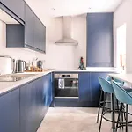 Breakfast At Tiffany's Two Bedroom Apartment-free Parking 호텔 *