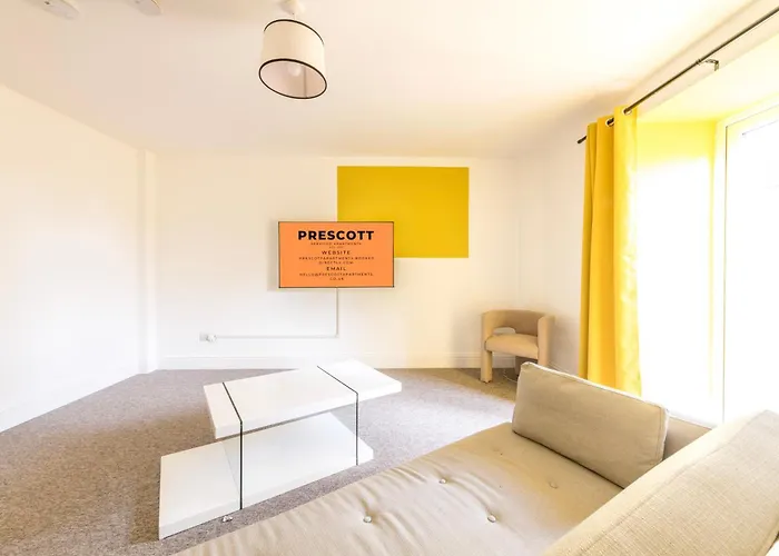 Hotel Breakfast At Tiffany's Two Bedroom Apartment-free Parking Bristol